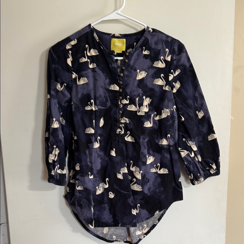 Anthropologie purple blouse with Swan Print